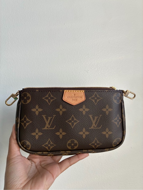 Louis Vuitton Handbags - Louis Vuitton Multi Accessories Pouch